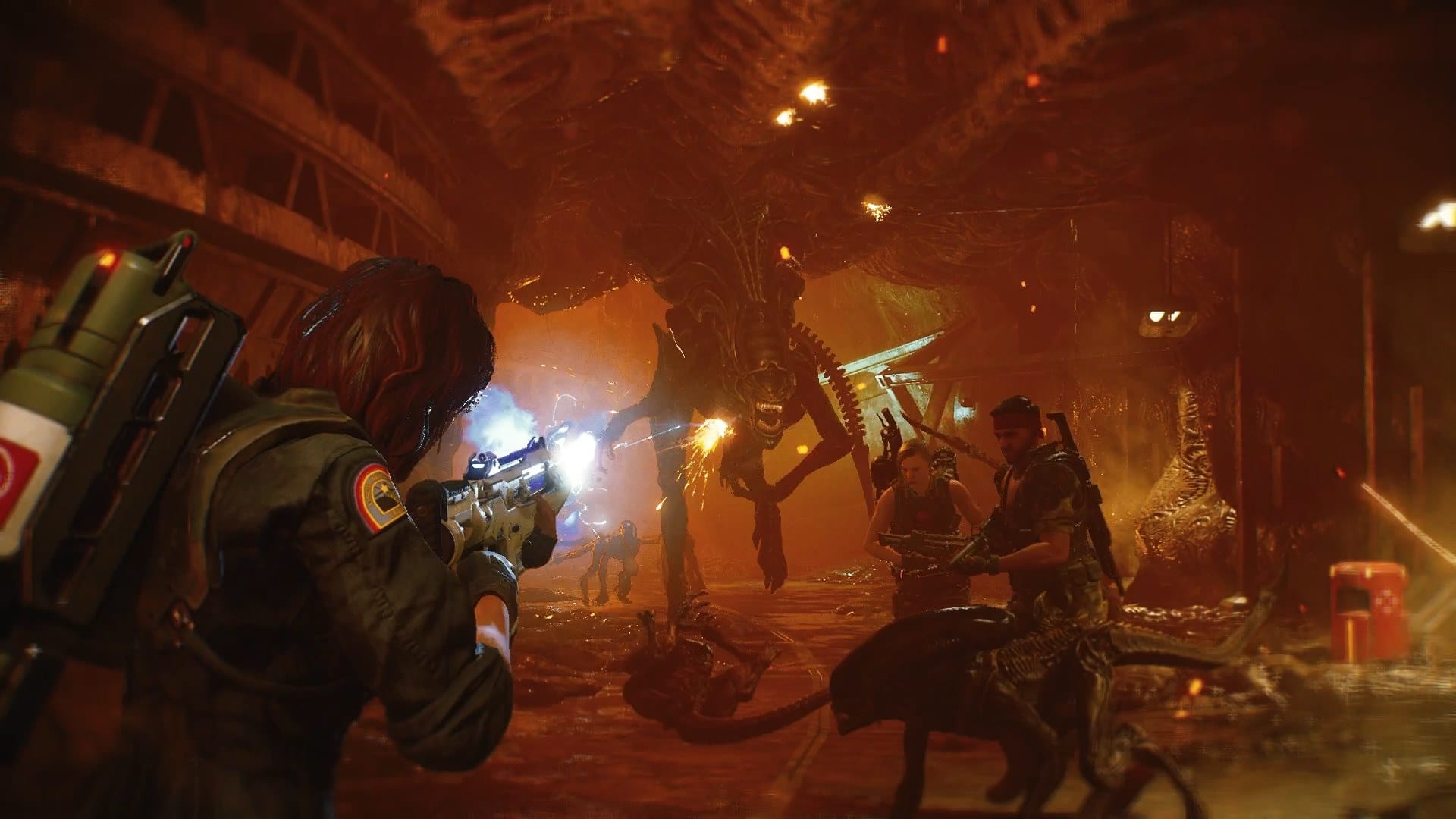 aliens fireteam elite vale la pena - equipo de marines disparando a un xenomorfo